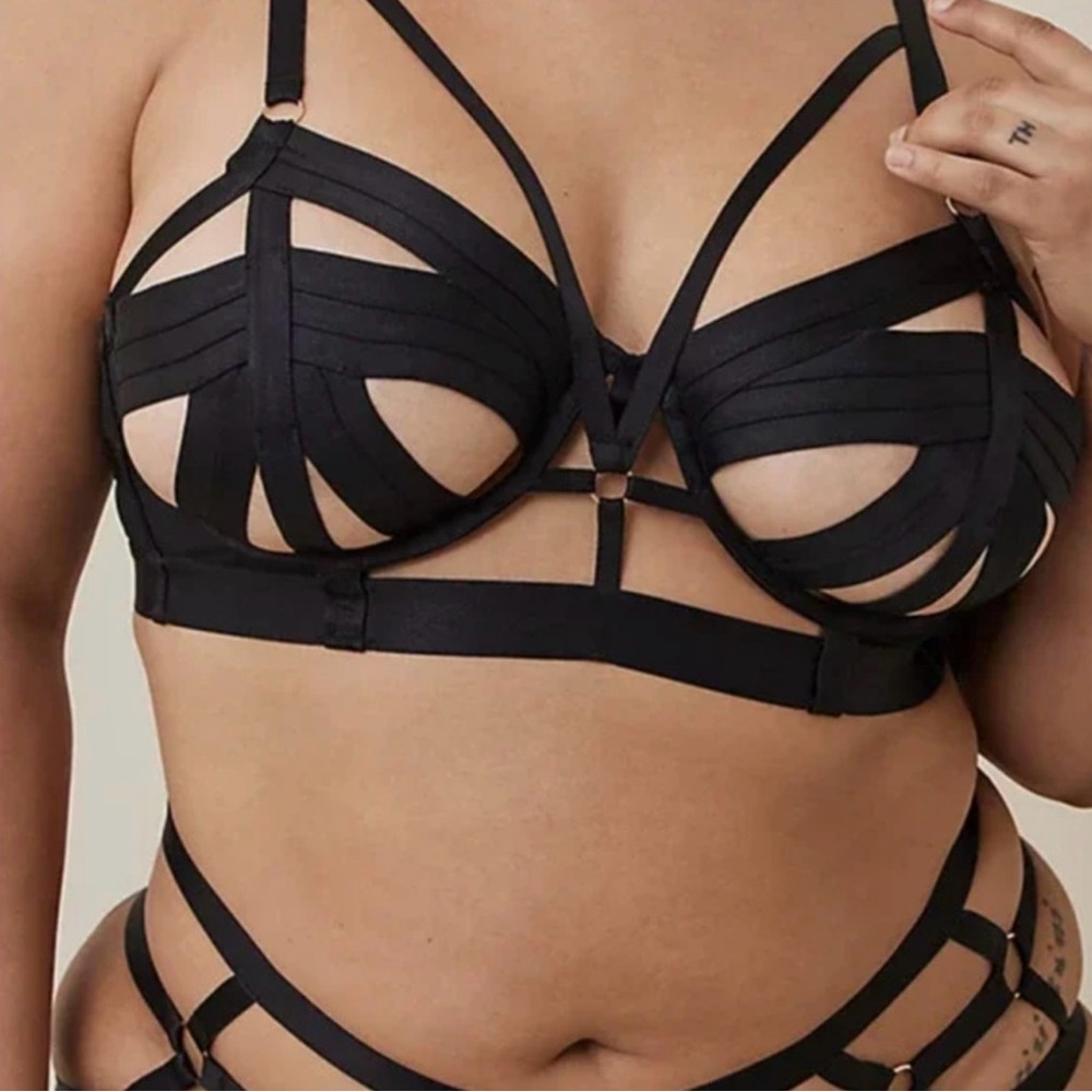 Torrid Cut Out Strappy Bra - Cage Harness Longline Cutout Bralette Lingerie 1X
